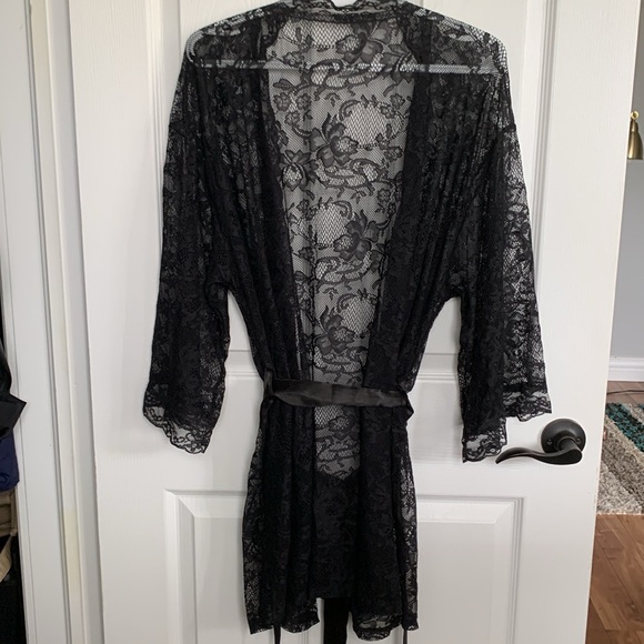 Lovehoney Plus Size Flaunt Me Floral Lace Robe Black One Size Queen - Picture 9 of 13